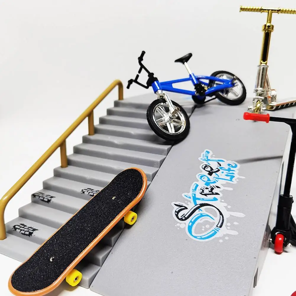 

Alloy Skate Park Kit Fingerboard Ramp Parts With Mini Finger Toys Hand-eye Coordination Children's Toys For Boy