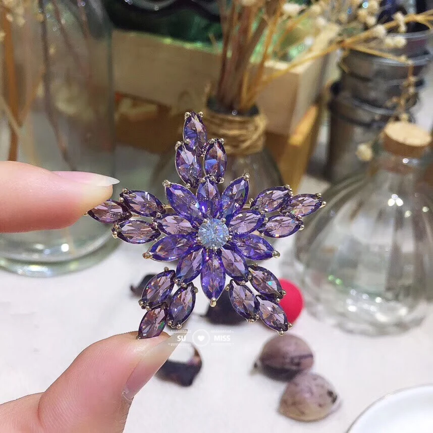 

Free Shipping Star Flower Brooch Pins Crystal Brooches For Women Dressing Decoration Fashion Beautiful Jewelry Modern Girl Gift