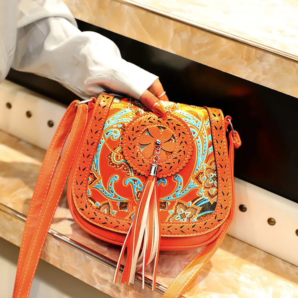 Женская сумка на плечо в этническом стиле кожаная с кисточками элегантная