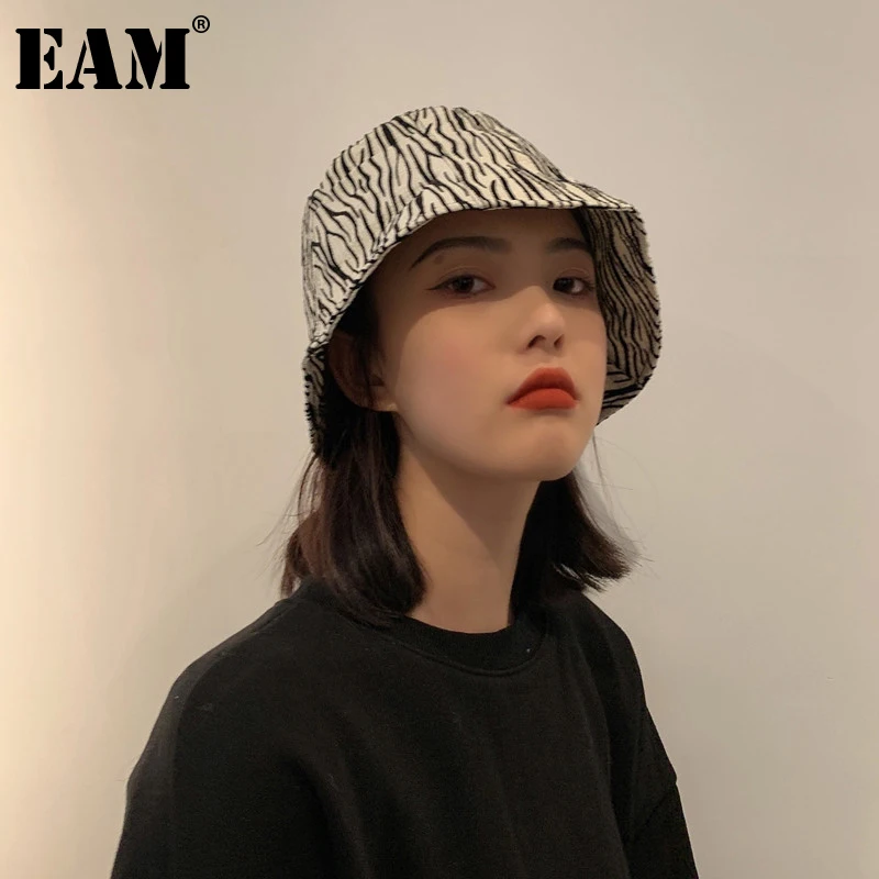 

[EAM] Women Zebra Pattern Printed Fishermen Hat New Round Dome Temperament Fashion Tide All-match Spring Autumn 2022 1DD5526