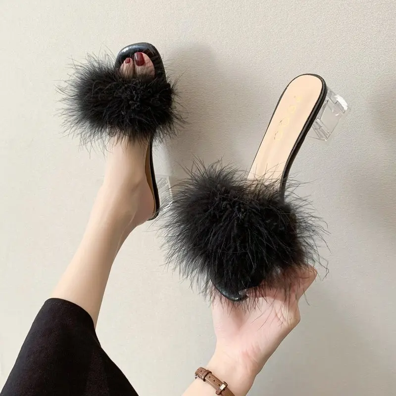 

Женские тапочки 2021 на каблуке, Новые однотонные модные меховые женские тапочки с перьями, летние уличные туфли на высоком каблуке