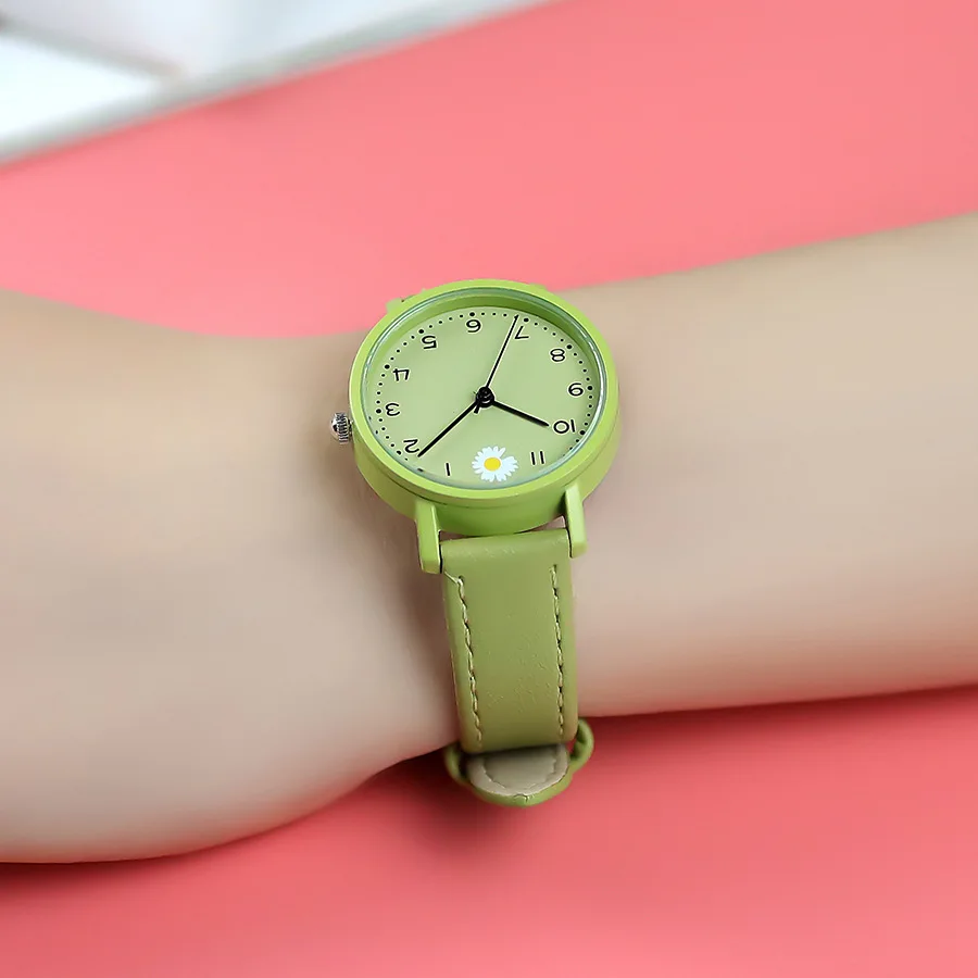 Часы женские кварцевые с маленькой хризантемой черные 2020 | Наручные часы