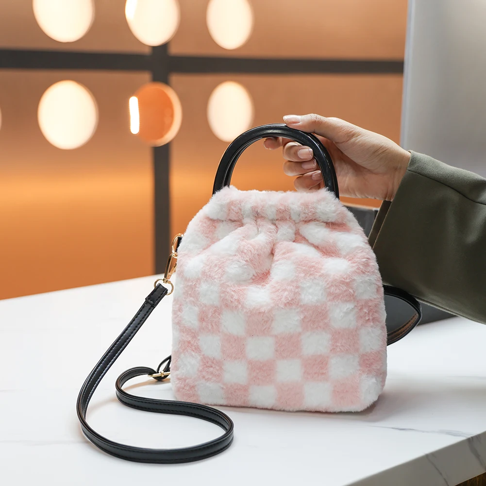 

Модные плюшевые мягкие сумки через плечо в клетку, женская сумка на плечо популярного цвета, повседневные женские маленькие сумочки, кошеле...