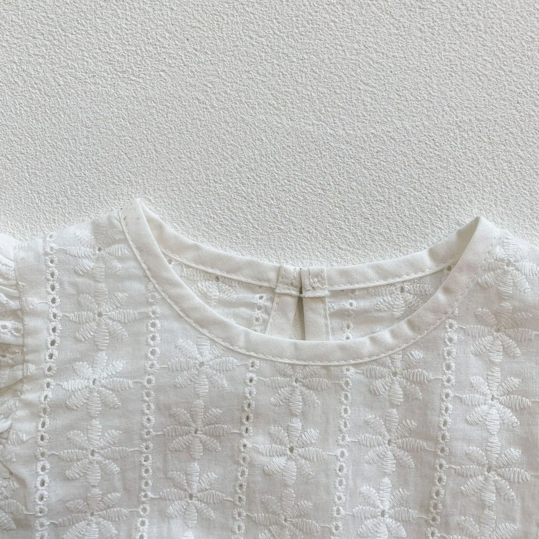 

Koodykids New Summer Baby Girl White Bodysuits Toddler Girls Outfits Embroidery Rompers With Headband Princess Girl Clothes 2021