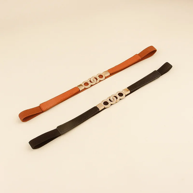 Ремень с круглой пряжкой для женщин тонкий эластичный пояс золотого цвета