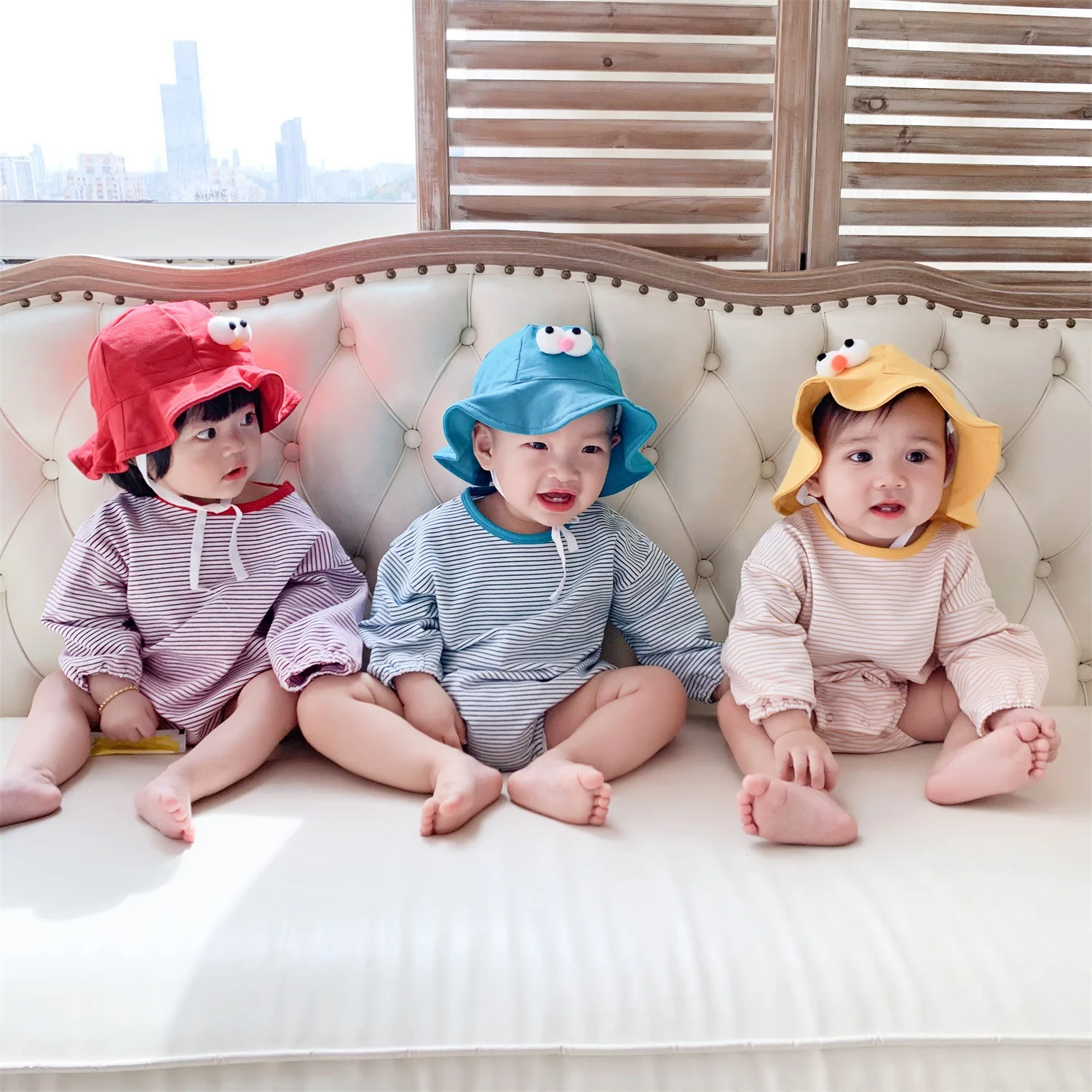

Give Me a Hat! Spring and Autumn Baby Cute Conjoined Men's and Women's Clothes Are Shipped Free of Charge.