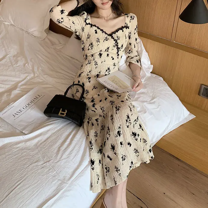 

Floral Dress Women Casual Vintage V-Neck Three Quarter French Slim Party Midi Dress Elegant One-piece Dress Korean 2020 Autumn