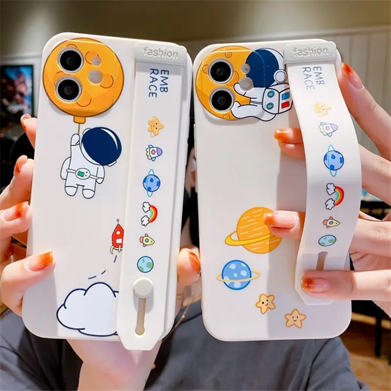 Ремешок на запястье милый мультяшный астронавт планета чехол для телефона iPhone 13