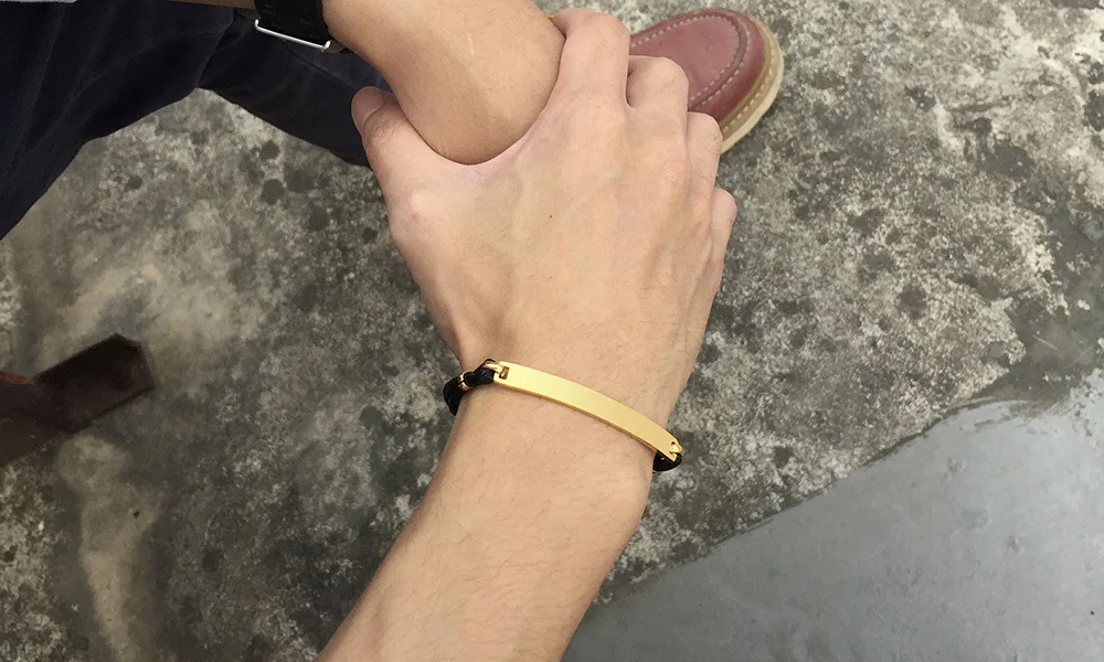 

QWC stainless steel TEE23 bangle hot sell popular bracelet single steel material gold color real leather bracelet