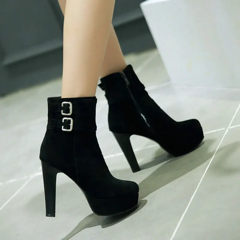 Женские ботильоны на платформе черные или синие короткие ботинки из флока