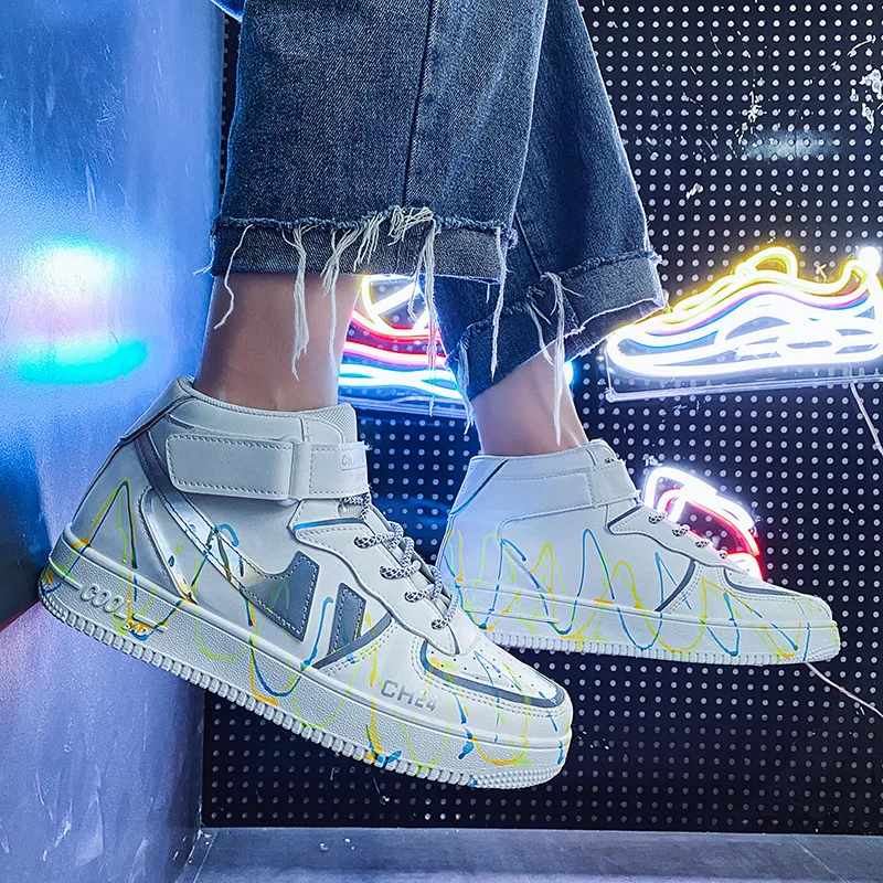 

2020 High-top shoes men's trend Joker luminous J graffiti sports colorful autumn and winter casual shoes