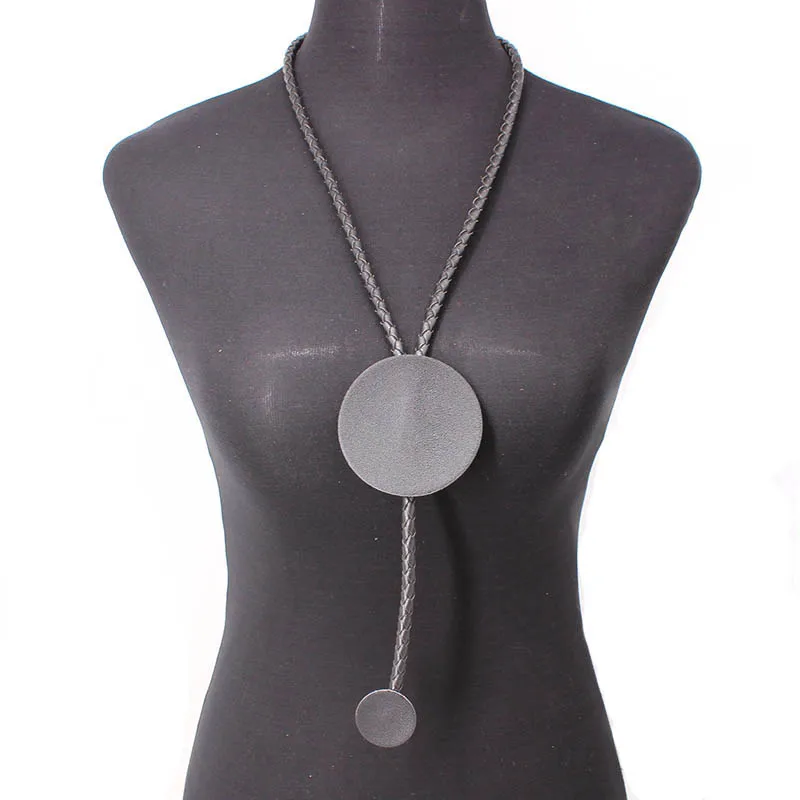 

Novel Round Pendant Necklaces Black Leather Chains 2020 Women Fashion Design Necklaces Festival Gift Punk Jewelry Necklace