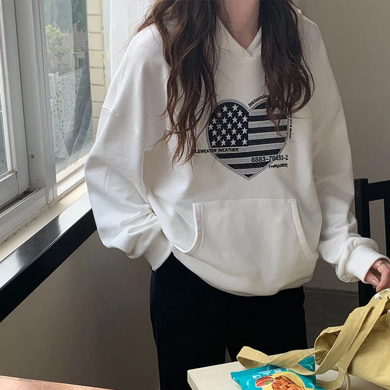 Вышитые буквы Love для ванной комнаты | Женская одежда