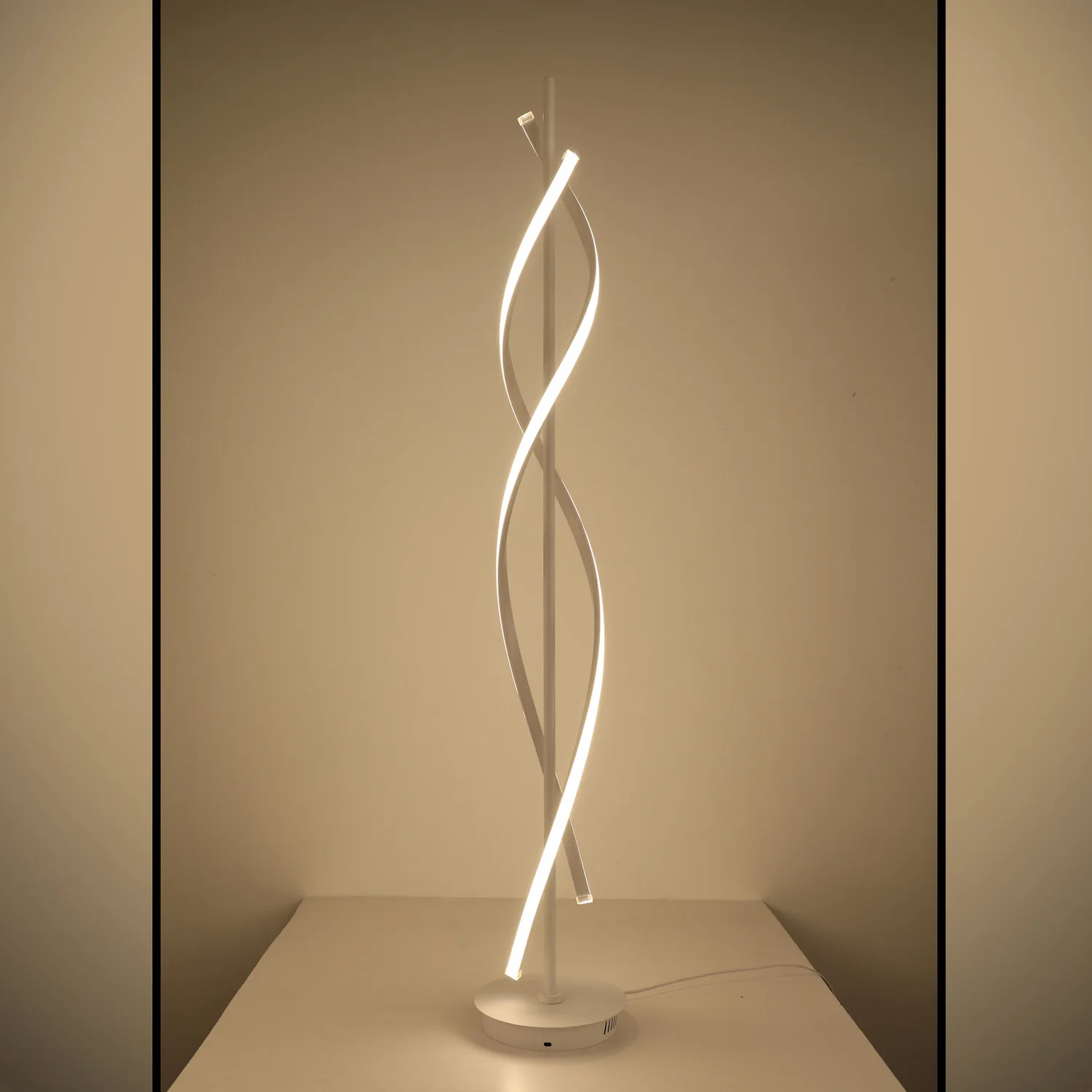 Декоративный напольный светильник. Декоративный напольный светильник. Светильник напольный. Светильники напольные декоративные. Торшер напольный в гостиную.