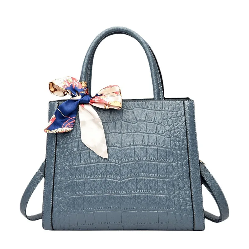 

Handbag woman 2022 spring new simple temperament middle-aged lady mother bag crocodile pattern slant carrying female bag