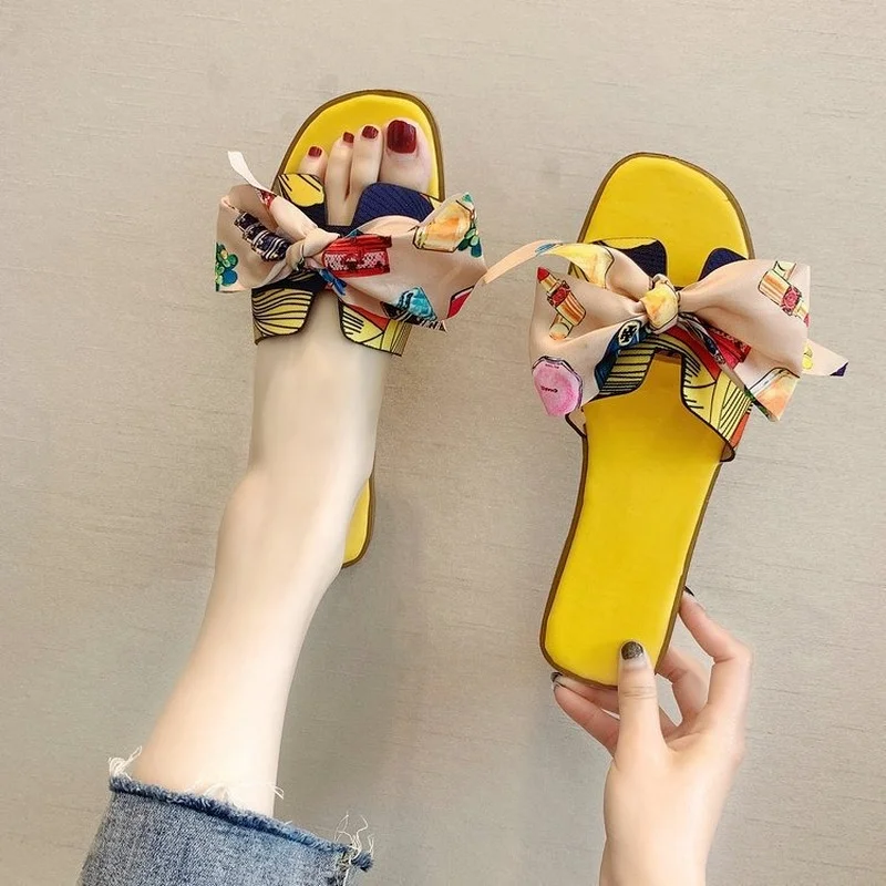 

Flat Slippers Women 2021 Summer European and American New Style Embroidery Letter Drag Casual Beach Sandals Women Slipper Women