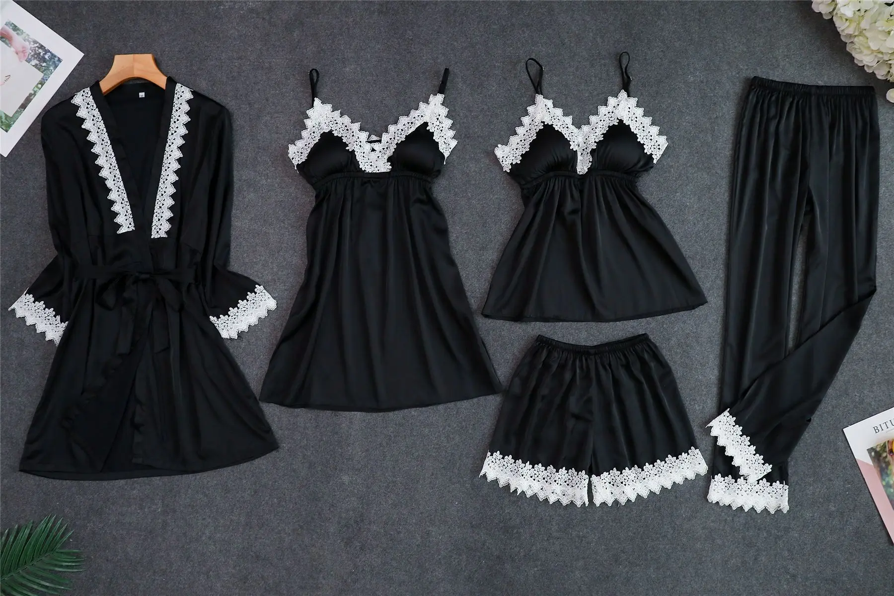 Костюм женский из 5 предметов пижамный комплект с топом на бретельках и брюками