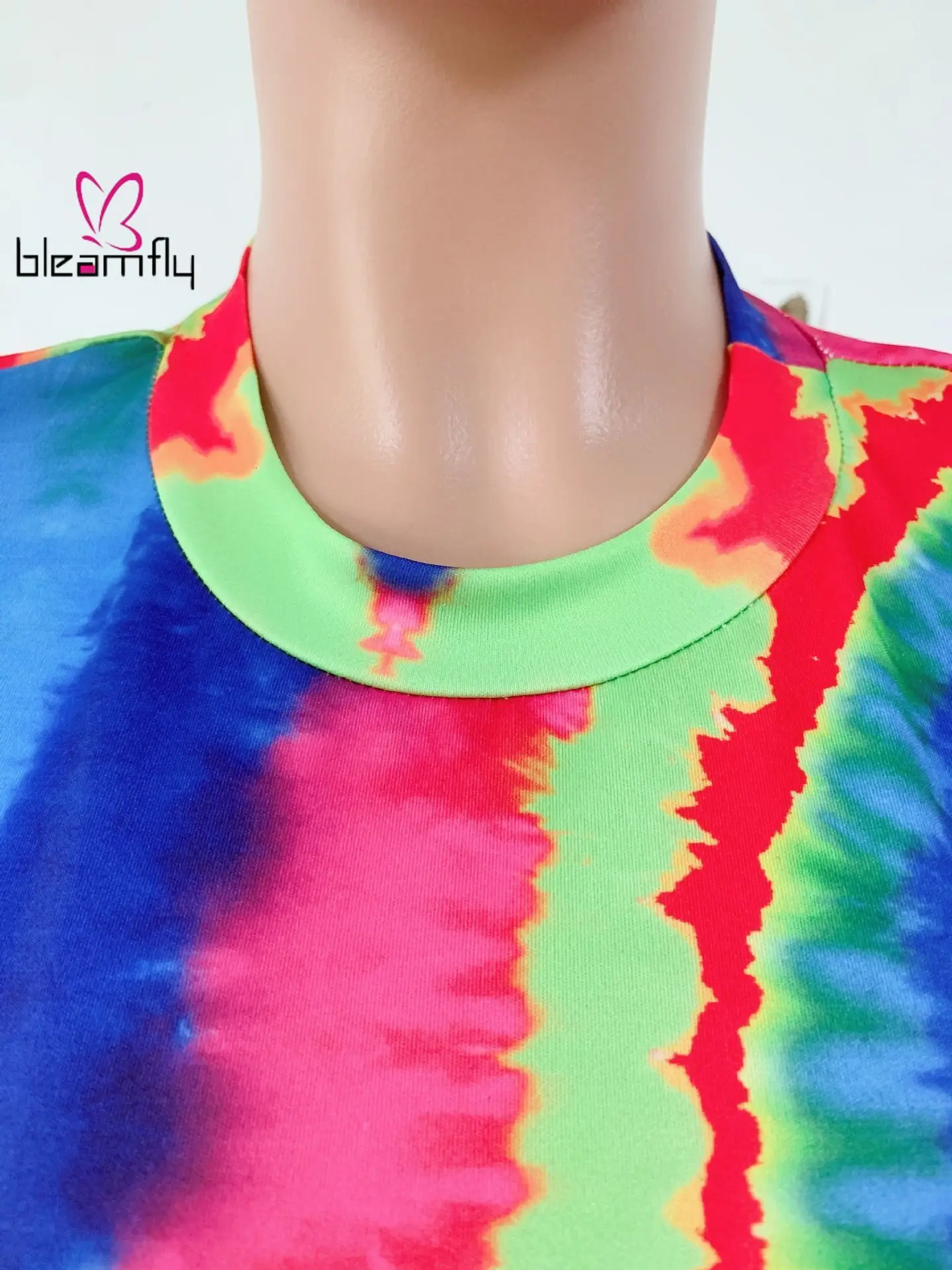 Новинка 2019 женское осеннее платье радужной расцветки с черными дырками круглым