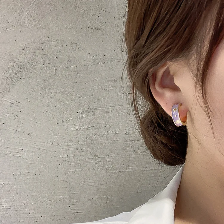 Женские маленькие серьги-кольца с эмалью винтажные эмалированные серьги в