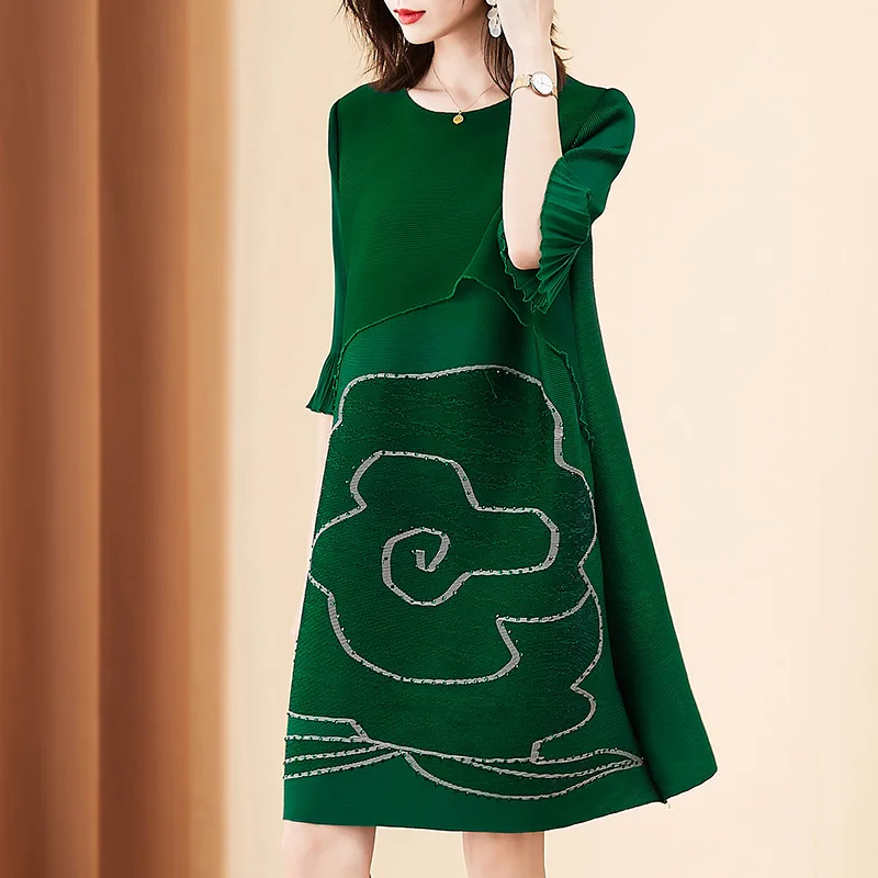 

Mother's Red Wedding Wear Embroidered Large Dress Summer New Women's Loose Dress