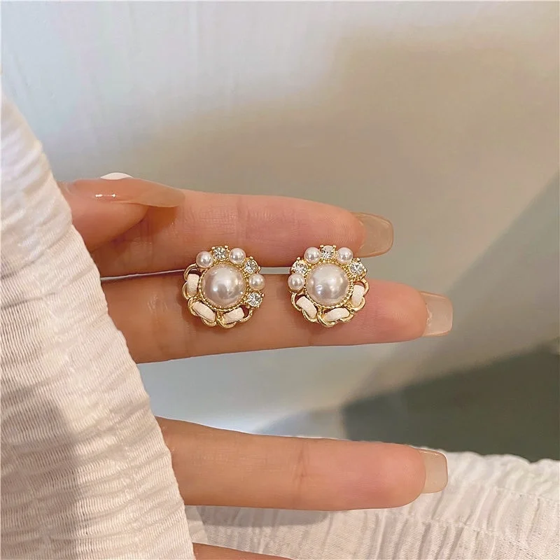 

Flower ear stud earrings 2021 new temperament ear clip without ear holes
