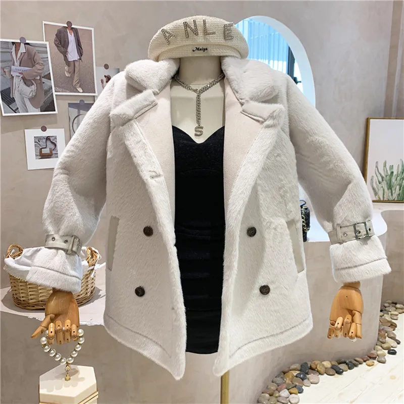 

Новая женская одежда нишевого дизайна осень-зима 2021 модное свободное студенческое универсальное утолщенное теплое плюшевое меховое интег...