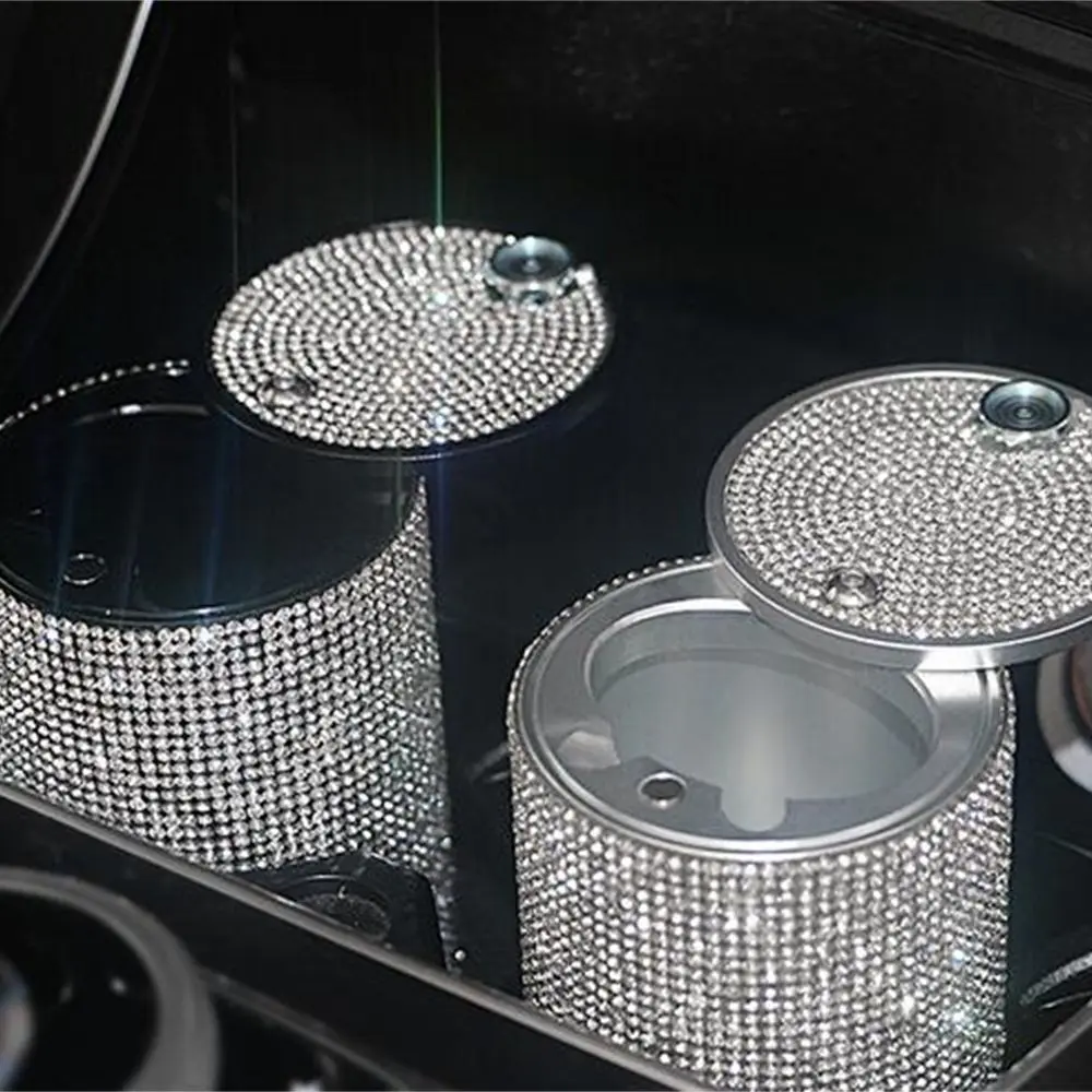 

Автомобильная пепельница 4 цветов, портативная легкая пепельница со светодиодной подсветкой и кристаллами для девочек и женщин