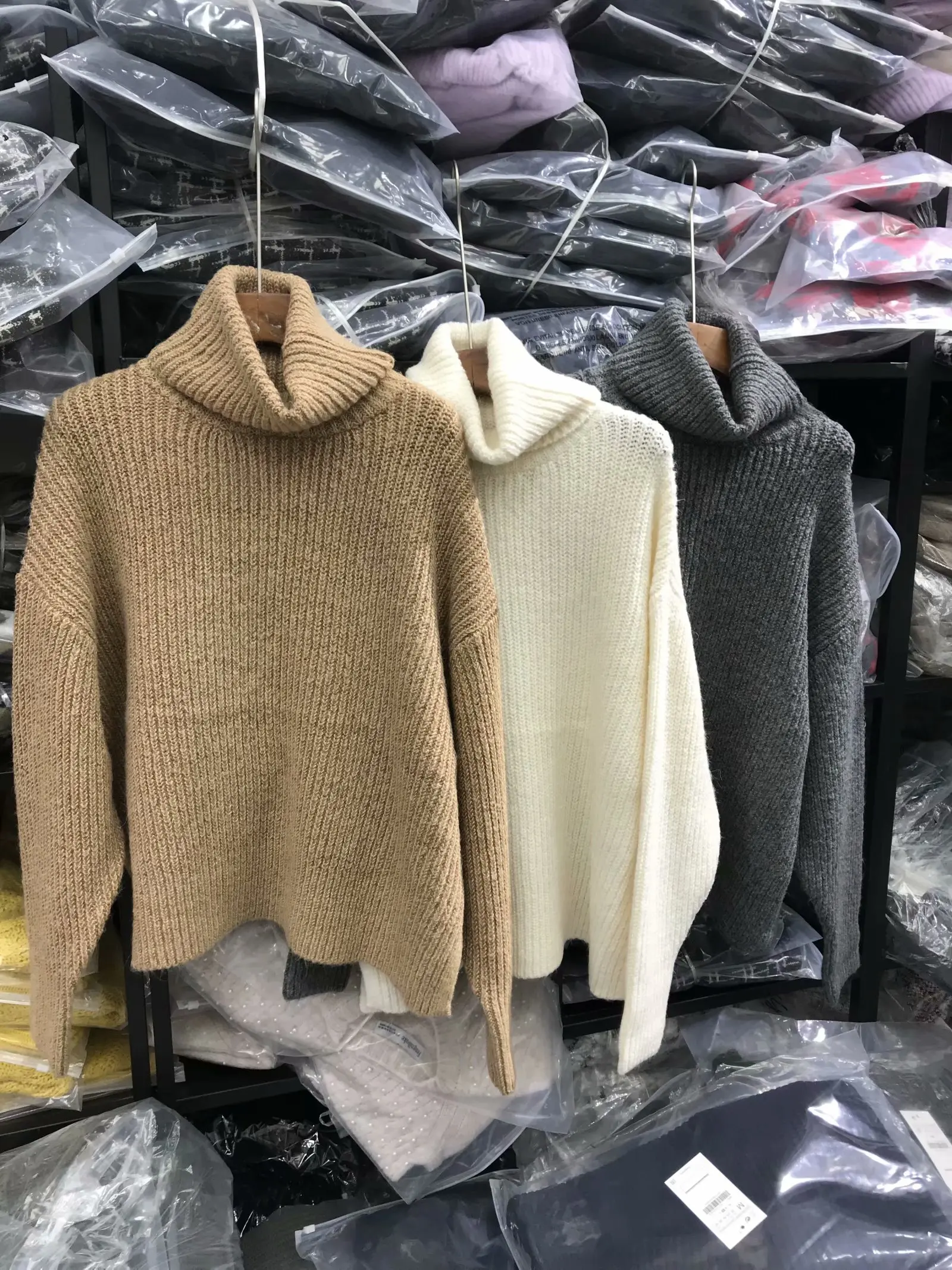 

TMODA935 Za Women 2021 Fashion Thick Warm Loose Knitted Sweater Vintage High Neck Long Sleeve Vents Female Pullovers Chic Tops
