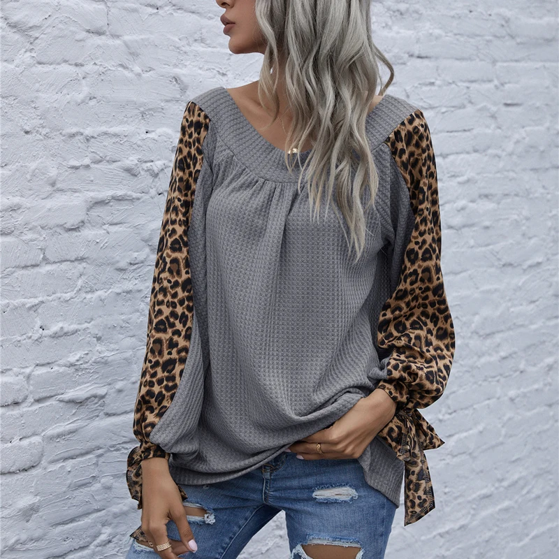 

Футболка женская с V-образным вырезом, дизайнерская рубашка с узлом, в стиле пэчворк, с леопардовым принтом, повседневный Свободный Топ с дли...