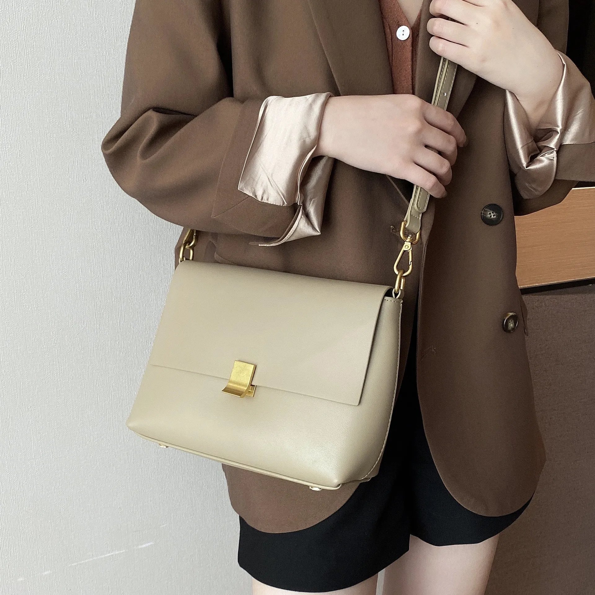 

Fashion Genuine Leather Large Capacity Women Shoulder Bags Casual Tote Bag Bucket Bags Cross Body Messenger Bags