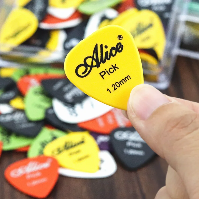 24 50 stücke1 box fall 058 15mm gitarre picks alice akustische elektrische bass vermittler gitarre zubehör dicke gitarre picks free globa