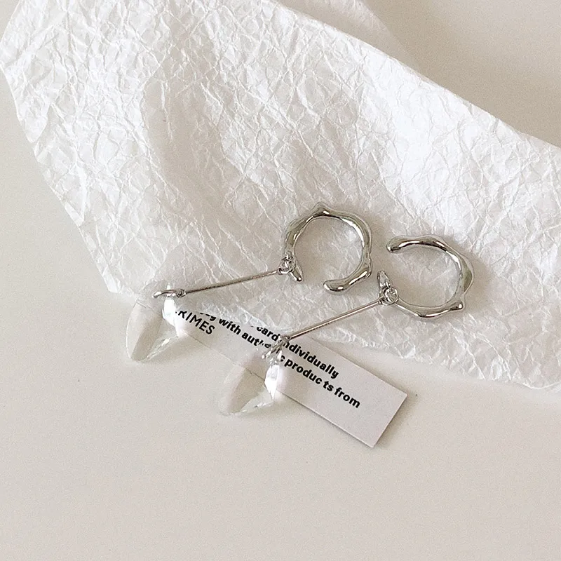 

Crystal Punk Earclip Goth Long Silver Chain Clear Crystal Pendant Earrings Korean Fashion Fake Piercing Earing for Women Jewelry