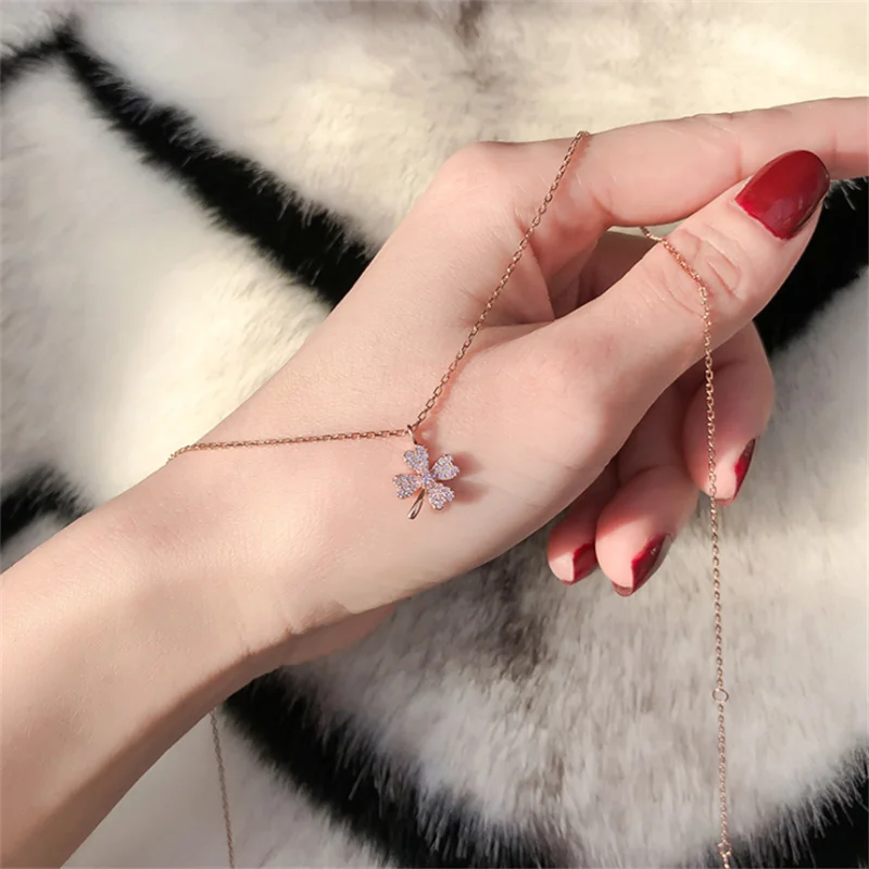 

Simple Lucky Necklace Pendant Temperament Light Luxury Niche Design Four-leaf Clover Clavicle Chain Women Holiday Gift Party Jew