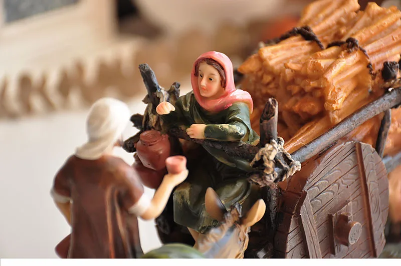 

PASTORAL HAND-PAINTED CRAFTS PEOPLE WHO RETURN HOME FROM WORK CHRISTMAS GIFT HOME FUNNISHING
