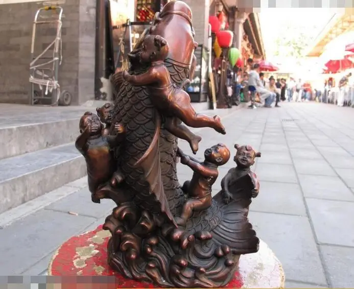 Китайская Медь Бронза Fengshui Lucky Five Kids Boy Ride Cyprinoid Статуэтка рыбы