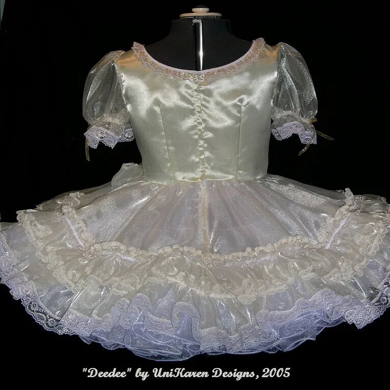 

White lace low crew neck bubble sleeve maid Lolita skirt cake skirt