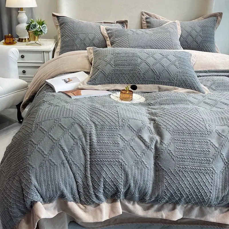 

Light luxury and pure color warm milk velvet set of four autumn and winter simple patchwork quilt set sheet thickened double bed
