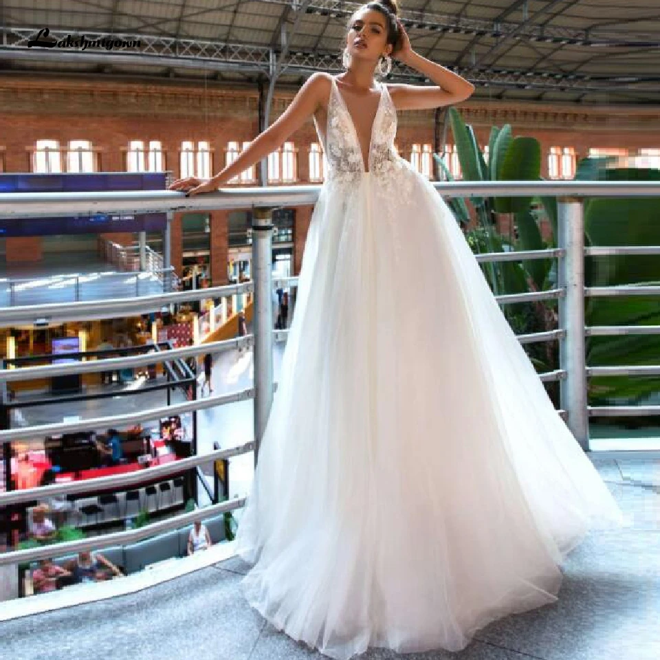 Платье свадебное кружевное ТРАПЕЦИЕВИДНОЕ из тюля с V образным вырезом и