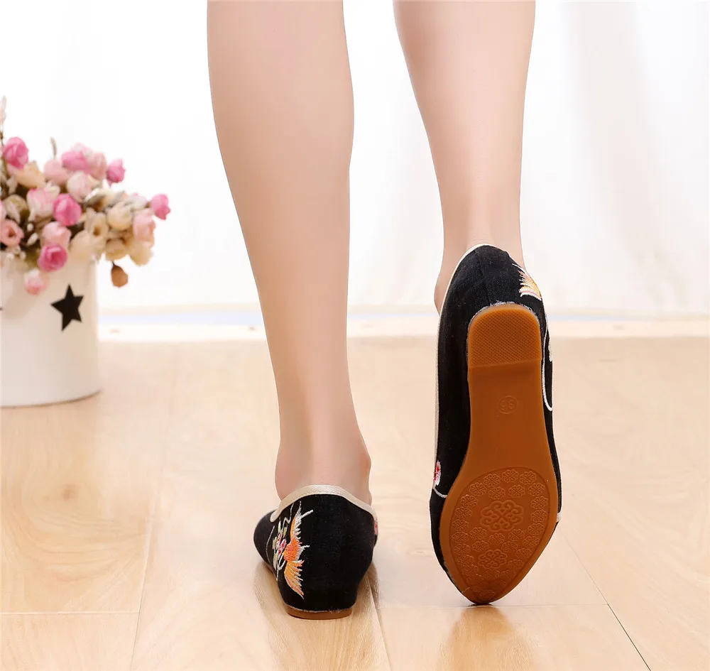 

Peach Blossom Blossoming Open with Spring and Autumn Canvas Embroidered Lady's Single Shoe Shallow Mouth Low Upper Cloth Shoe