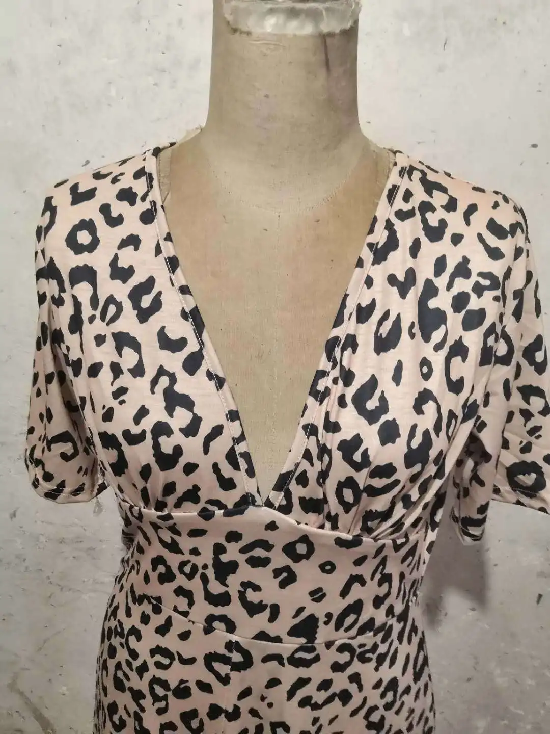 

New spring women's dress sexy V-neck leopard print plus size long skirt dressNew spring women's dress sexy V-neck leopard print