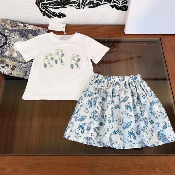 

2021 Summer top luxury brand printed white T-shirt + blue floral skirt 2-piece girls' suit X