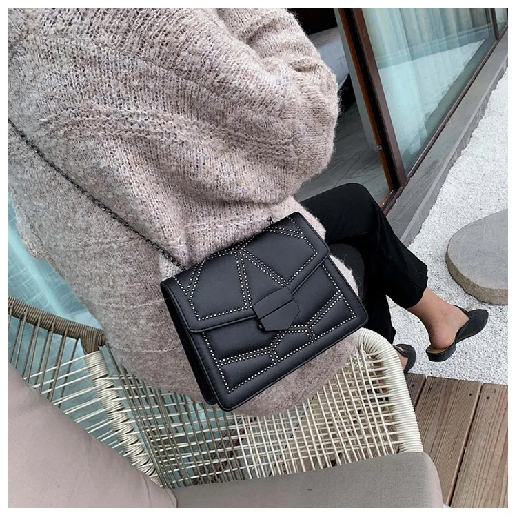 Темпераментная Женская сумка с заклепками Маленькая женская новинка 2020