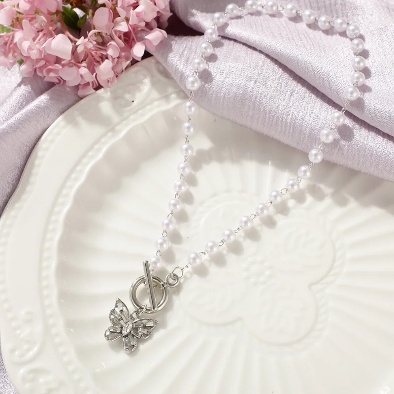 

Rhinestone Pearl Butterfly Necklace Choker for Women Girl Female Short Neck Creative Clavicle necklace jewelry