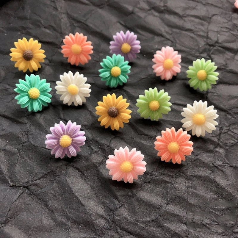 Милые милые серьги-гвоздики с маленькой маргариткой модные женские серьги в