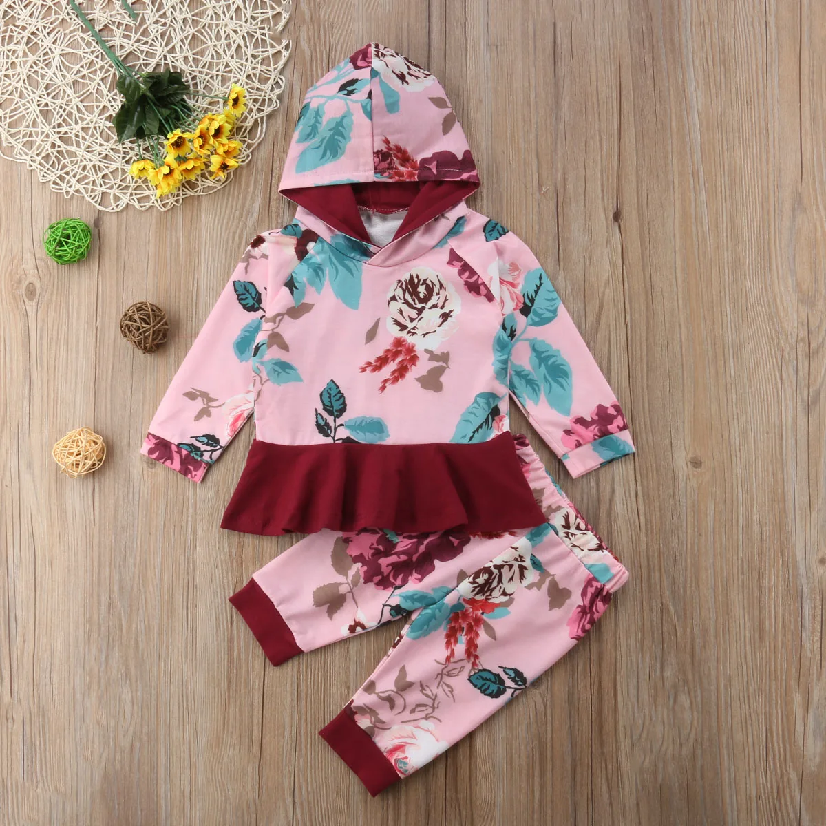 Повседневное красное зимнее платье с длинным рукавом и капюшоном для маленьких