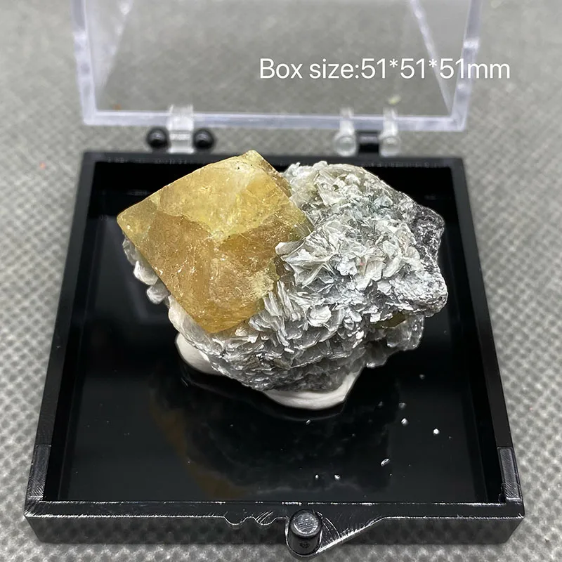

100% natural scheelite mica comes from China Xuebaoding ore crystal stone +box 5.1cm