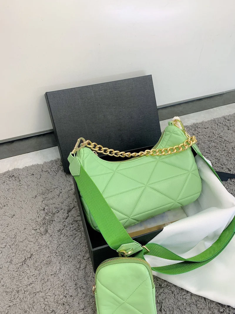 

100715 2021New Using two in one rhombic lattice mother bag Single shoulder slant span bag