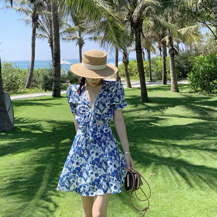 

V-neck bubble sleeve floral dress women's summer 2021 new French Platycodon small slim summer dress