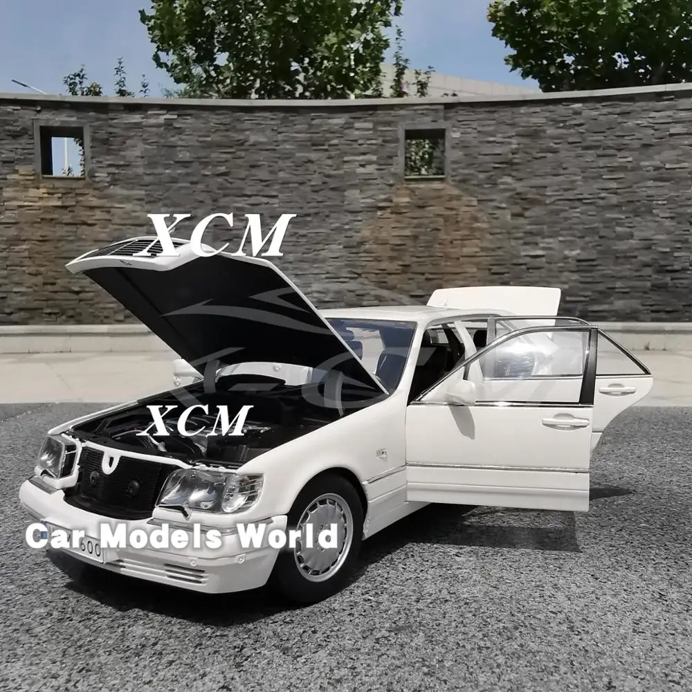 Литая под давлением модель автомобиля для S600 (белый) 1:18 + маленький подарок! |