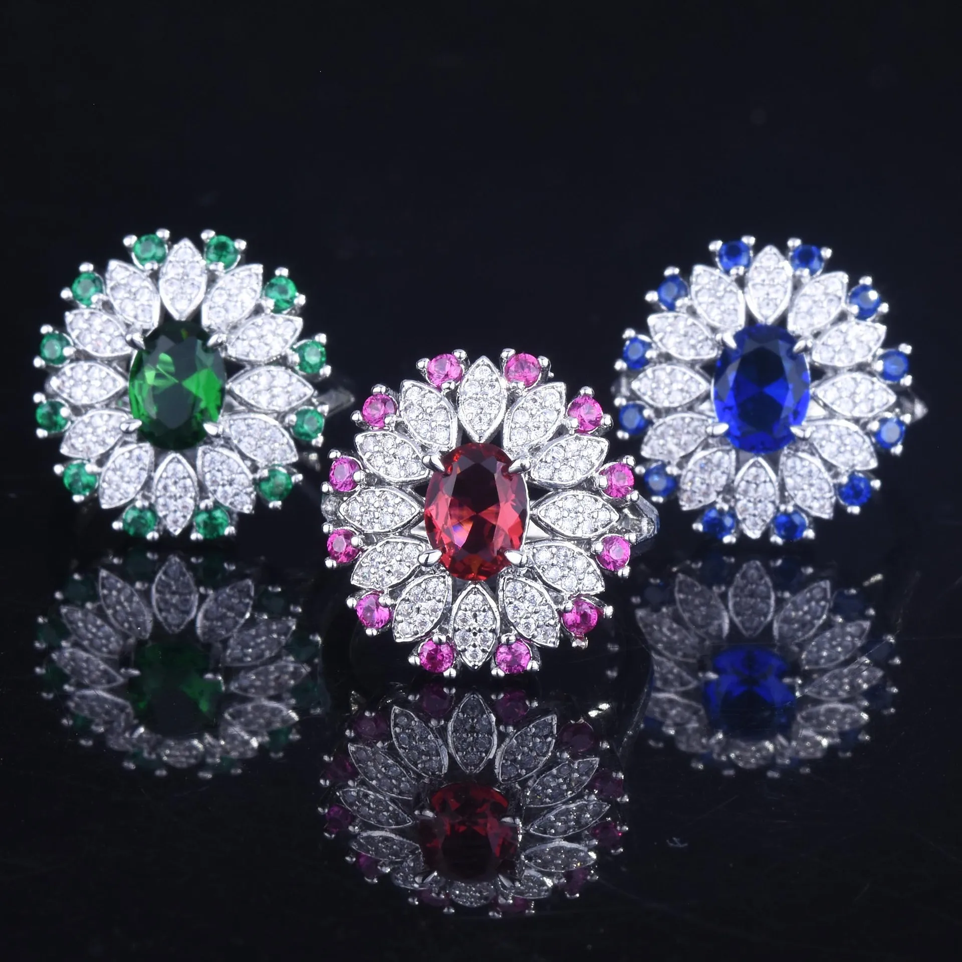 

Luxury High Quality Silver Color Created Green/Red/Blue Crystal Finger Rings Elegant Brand Jewelry CZ Austrian Crystal For Women